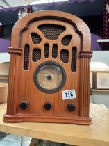 A Steepletone model no NR1U000 retro radio