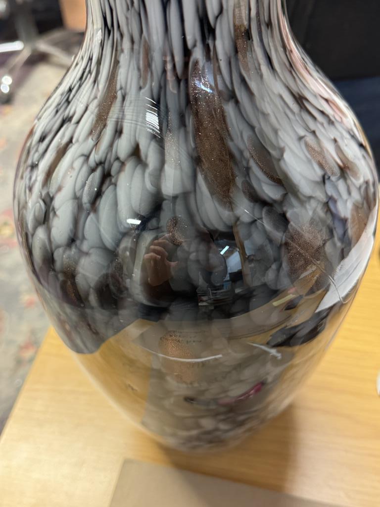 A large art glass vase (hand made) - Image 2 of 2