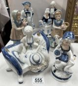 A quantity of blue & white figrues