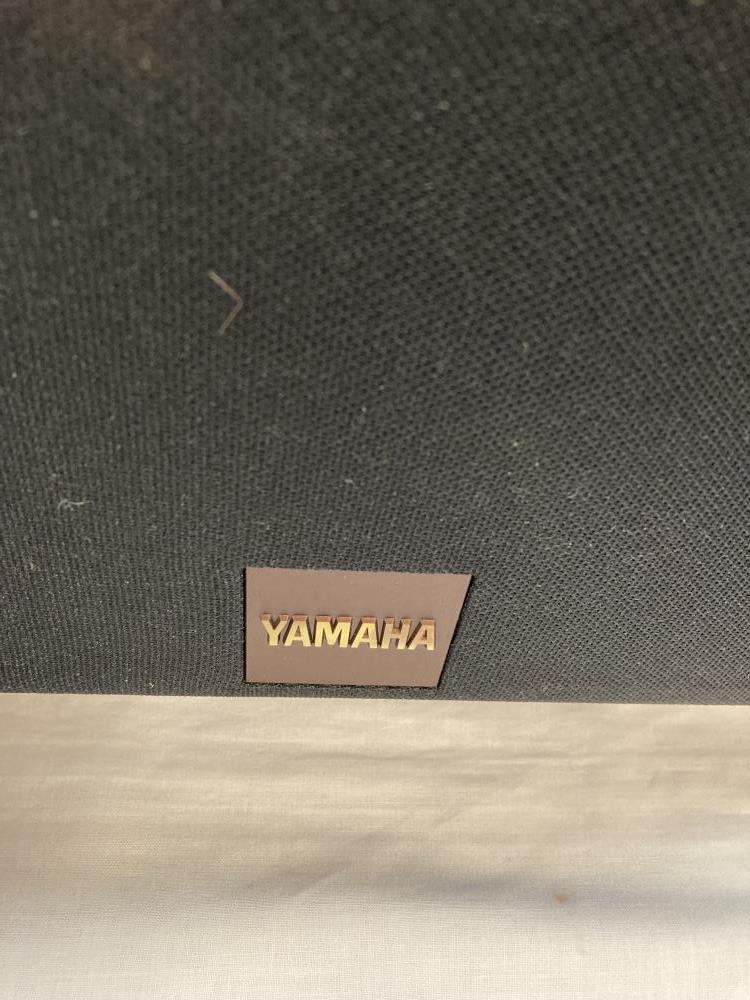 A Yamaha SW-P40 speaker - Image 2 of 3