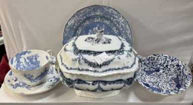 A quantity of blue & white China including a plate, bowl, tureen etc. Tureen is A/F Royal