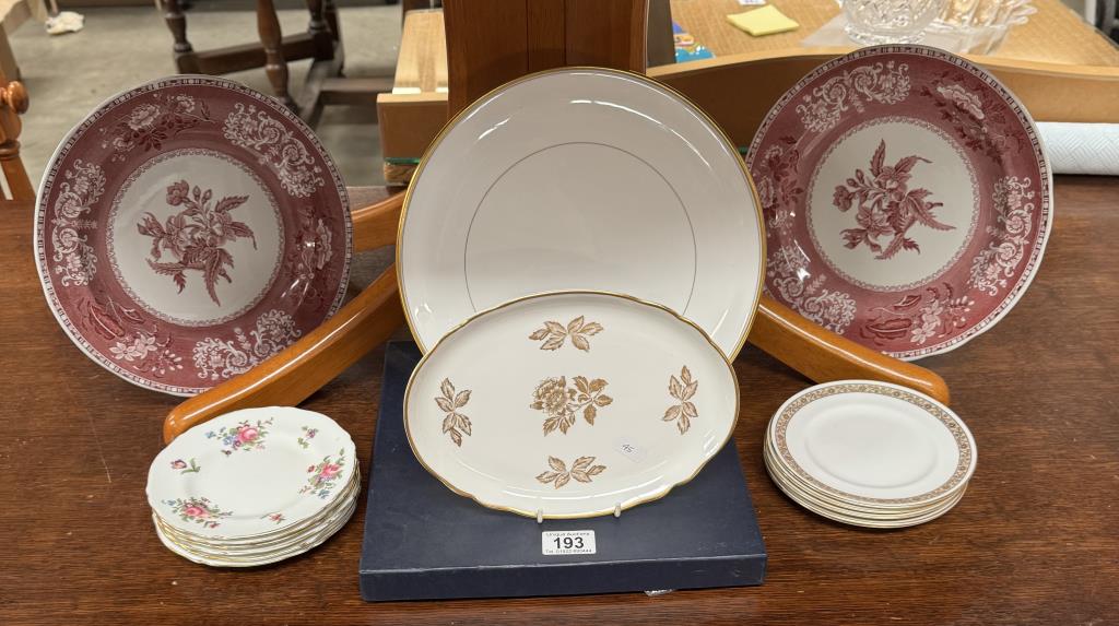 A boxed Minton cake plate & A quantity of other plates including Spode, Wedgwood, Royal Worcester