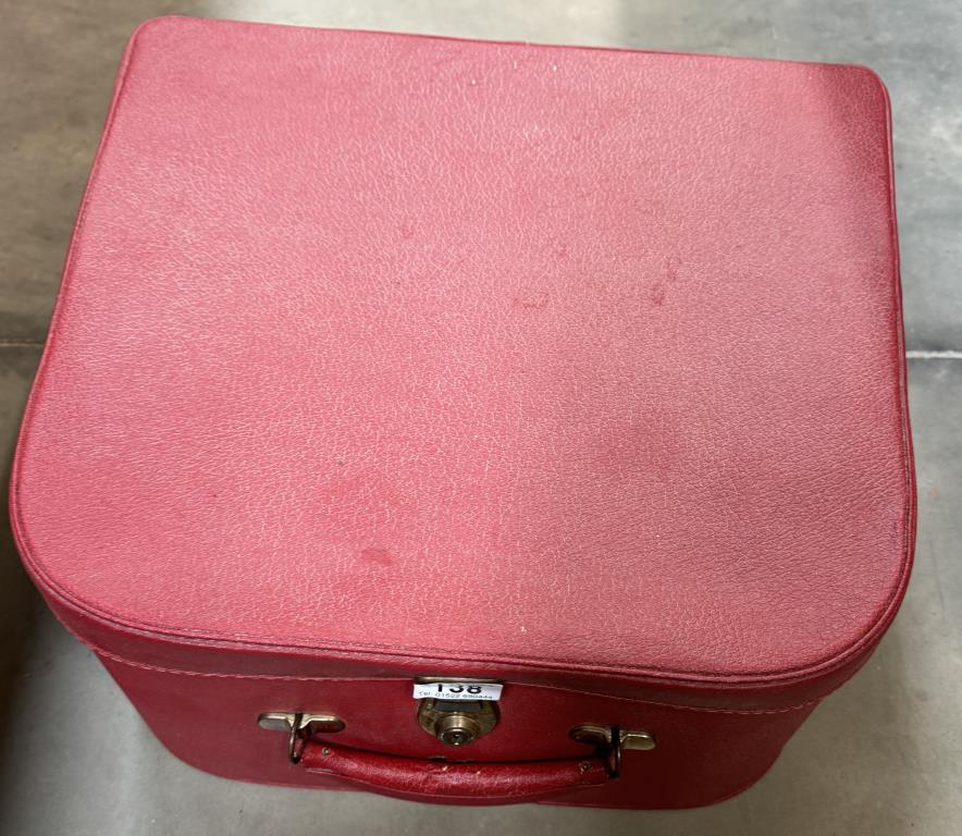 A vintage overnight suitcase - Image 2 of 2