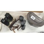A cased pair of Regent binoculars & A View Master stereo scope
