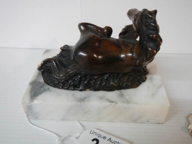 A good quality horse on a marble base paperweight. - Image 4 of 4