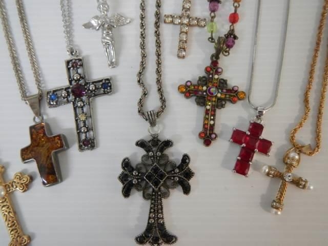 Nine assorted cross pendants. - Image 3 of 5