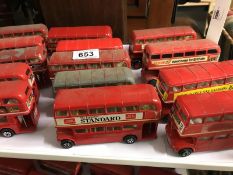 A quantity of 33x Red buses
