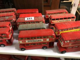 A quantity of 33x Red buses