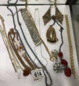 A quantity of costume jewellery