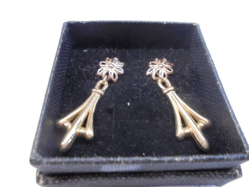 A pair of 9ct gold drop earrings, 3.15 grams. - Image 2 of 2