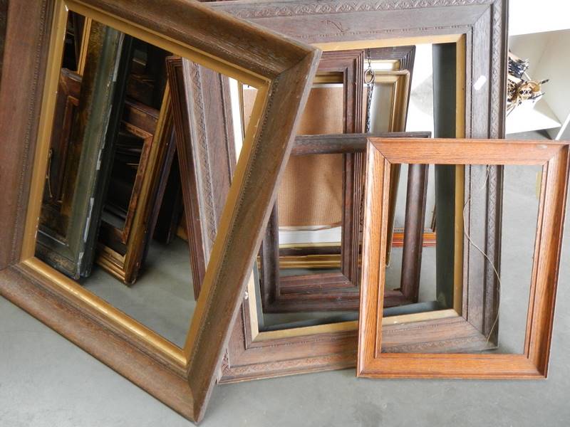 A good lot of old picture frames in various sizes, COLLECT ONLY. - Image 5 of 11