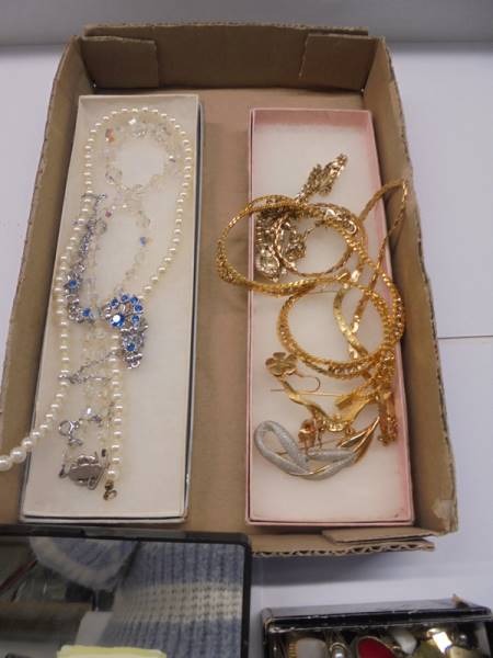 A mixed lot of costume jewellery including necklaces, earrings, pendants etc., - Image 2 of 4