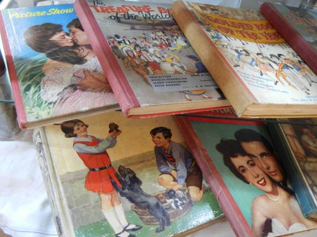 A good lot of old Children's books including Enid Blyton. - Image 3 of 3