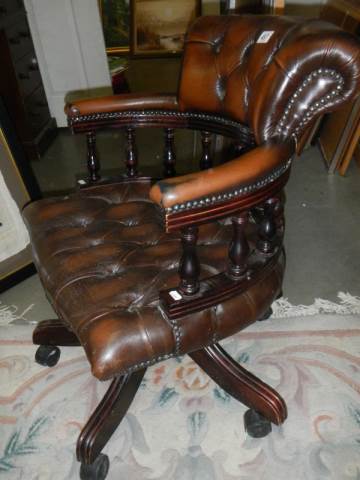 A deep buttoned executive chair,. COLLECT ONLY. - Bild 2 aus 2