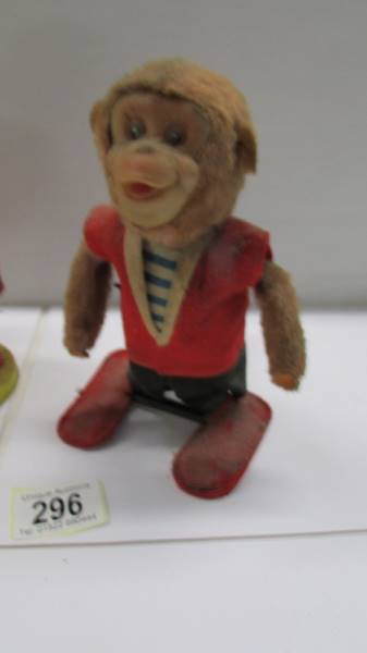 Two vintage toy monkeys, both a/f. - Image 2 of 3