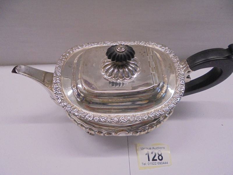 A hall marked silver teapot, total weight 18 ounces. - Image 3 of 4