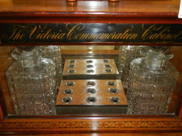 The Victoria Commemorative Cabinet - A top quality Victorian music box COLLECT ONLY. - Image 3 of 22