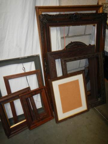 A good lot of old picture frames in various sizes, COLLECT ONLY. - Image 9 of 11