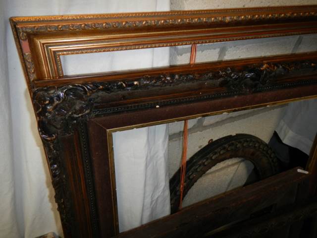 A good lot of old picture frames in various sizes, COLLECT ONLY. - Image 10 of 11