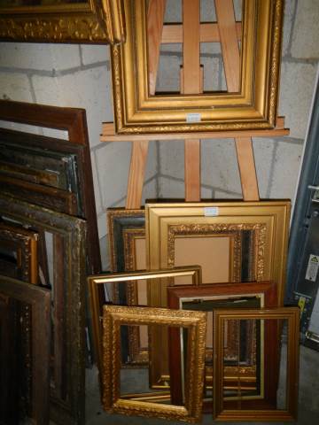 A good lot of old picture frames in various sizes, COLLECT ONLY. - Image 11 of 11