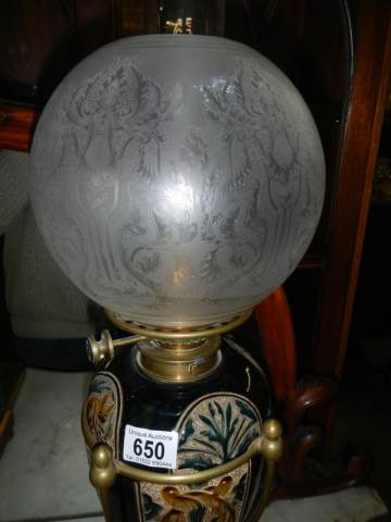 A good drop in font Doulton style oil lamp with Hinks burner and original shade. COLLECT ONLY. - Bild 2 aus 7