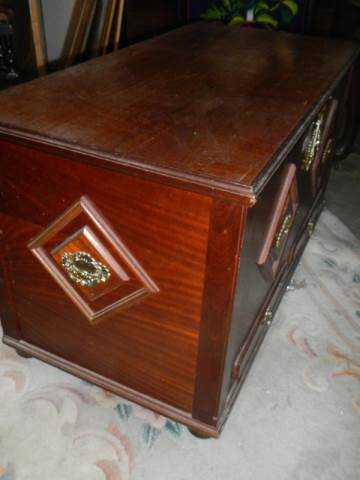 A large mahogany effect box with brass fittings, COLLECT ONLY. - Image 3 of 3