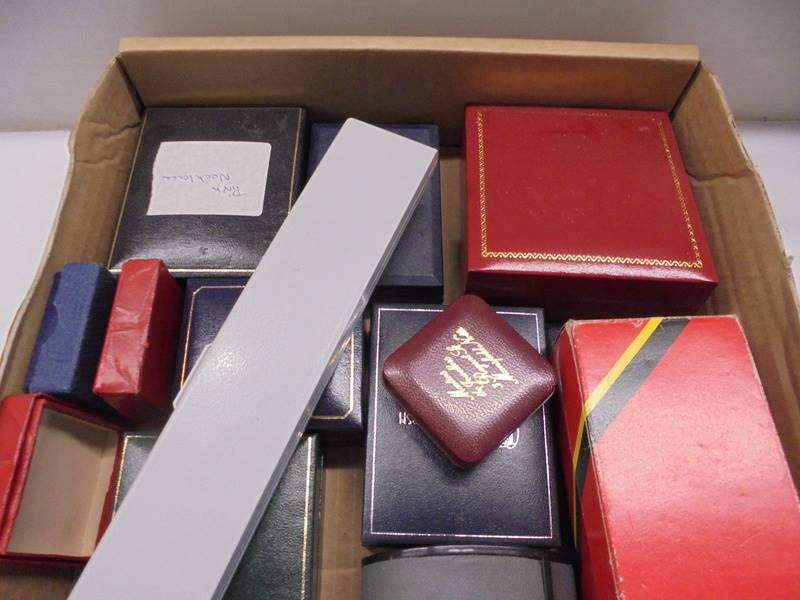 A quantity of assorted jewellery and watch boxes. - Image 2 of 4