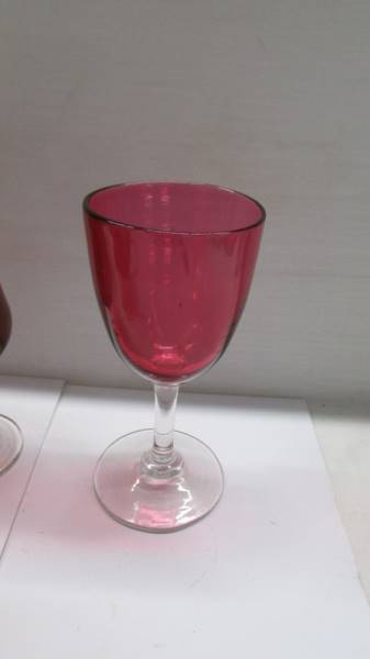Six items of cranberry glass. - Image 4 of 4
