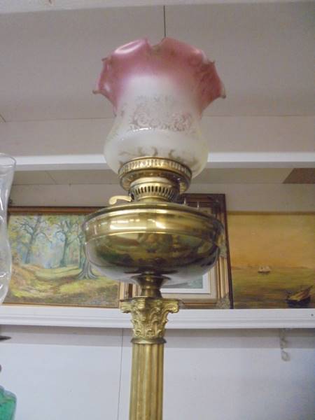 A brass Corinthian column oil lamp with later etched glass shade. COLLECT ONLY. - Image 3 of 3