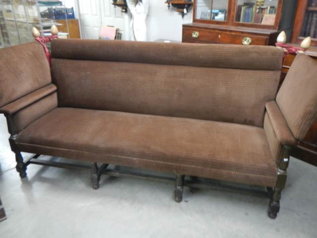 A late Victorian 'Knoll' end sofa, COLLECT ONLY. - Image 4 of 4