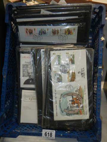 A mixed lot of first day covers.