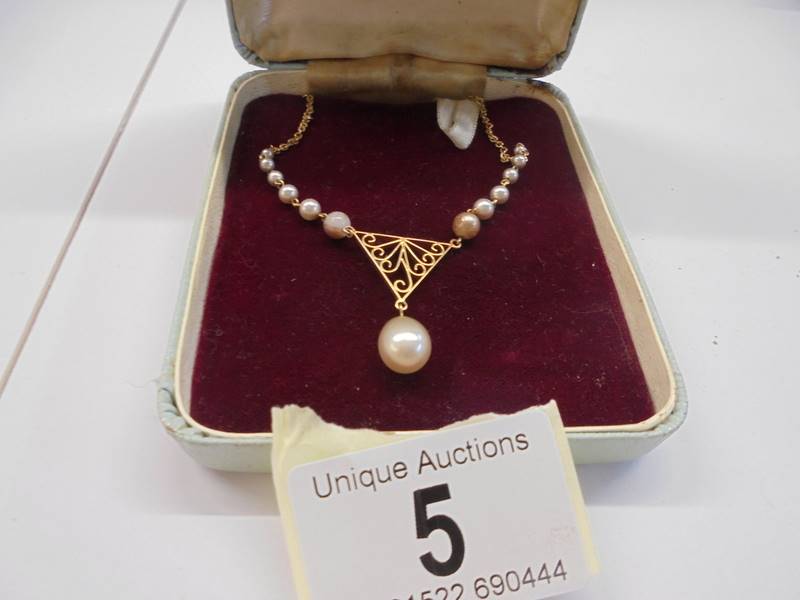 A 9ct gold pearl necklace. - Image 2 of 3