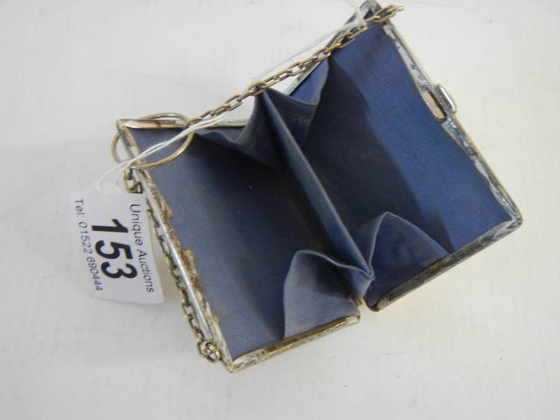 An Edwardian silver plate ladies purse. - Image 4 of 4