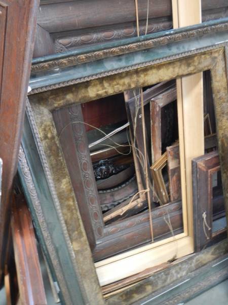 A good lot of old picture frames in various sizes, COLLECT ONLY. - Image 2 of 11