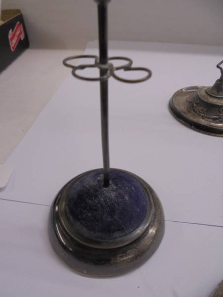 Four silver hat pin stands and two others. - Image 7 of 7