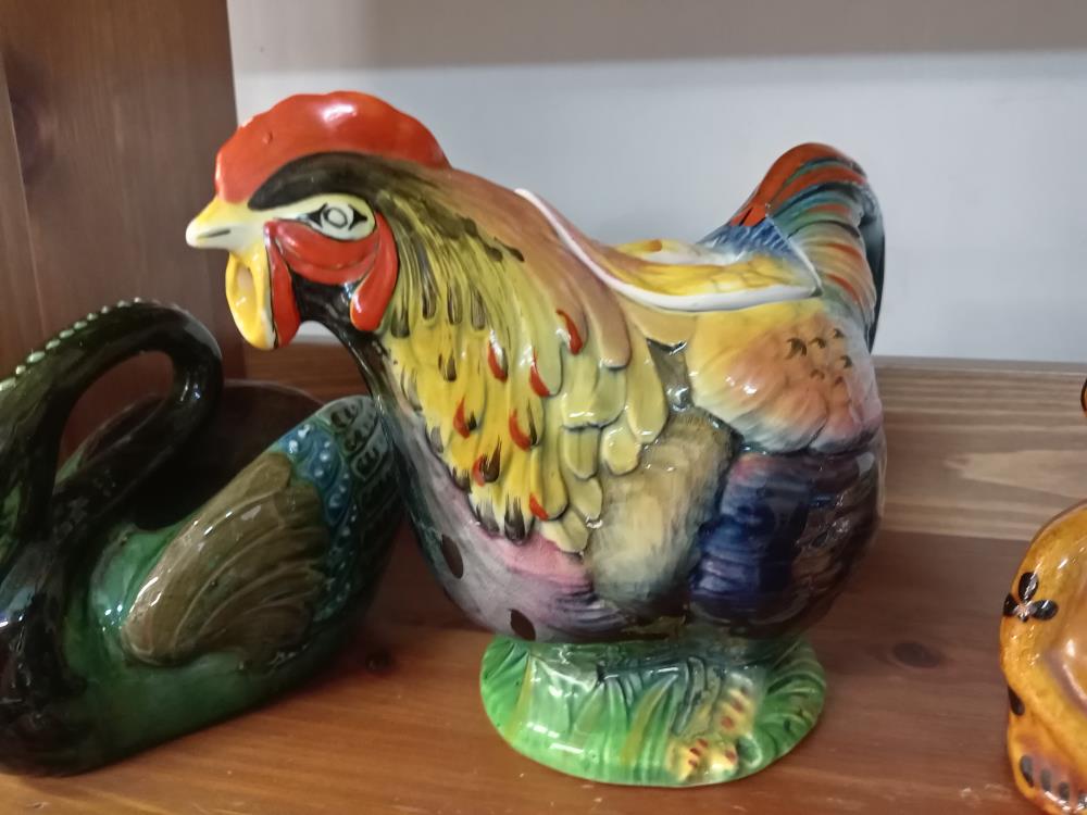 A Rooster RDNC 810176 teapot Circa 1930's, A swan planter & Pottery monkey - Image 3 of 4