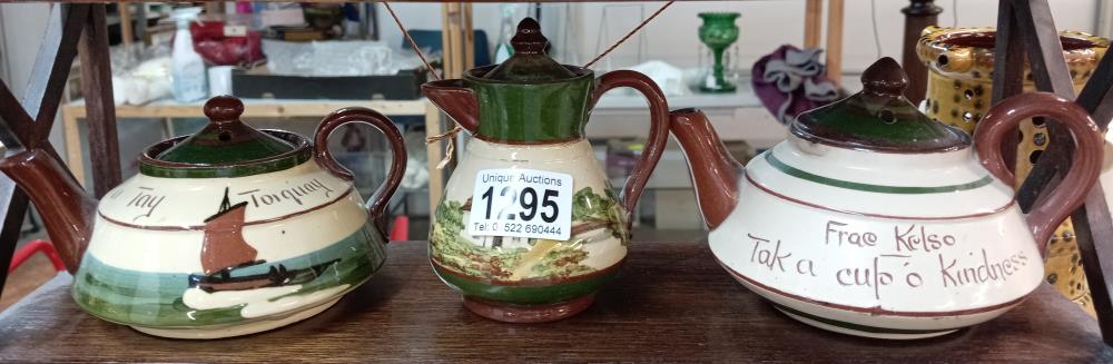 A selection of Torquay ware teapots & puzzle jug etc. - Bild 3 aus 3