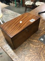 A Victorian mahogany box & playing cards / games and content