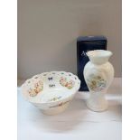 A boxed Aynsely vase & large fruit bowl