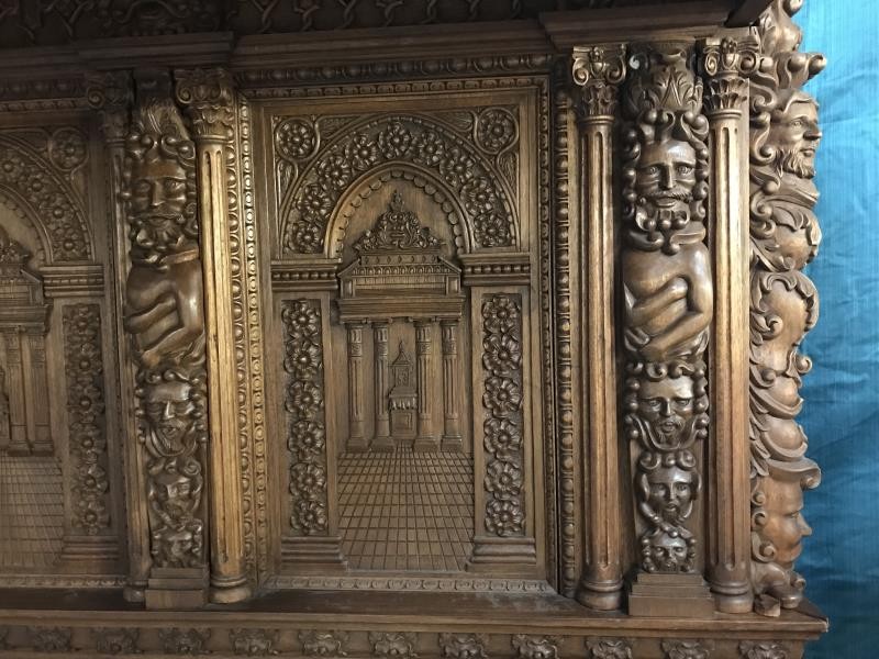 A large heavily carved mahogany bed in the design of The Great Bed of Ware - Image 8 of 9