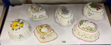 6 decorative ceramic jelly moulds