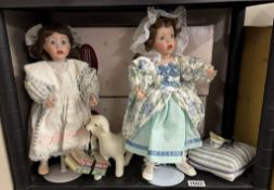 2 boxed Ashton-Drake porcelain Doll's (Mary had a little lamb, No: 7993 FA & Little Miss Muffett,