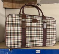 A Burberry style ladies case/holdall in excellent condition