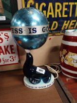 Guinness Carltonware Seal advertising lamp with original shade. {40 cm H x 17 cm W x 17 cm D}.