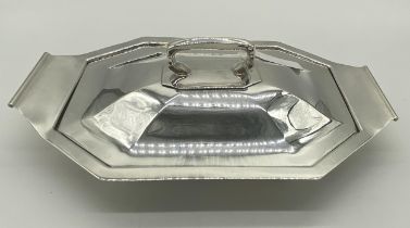 Rare Art Deco Irish silver lidded entree dish. Hallmarked in Cork with Cork town mark. Maker William