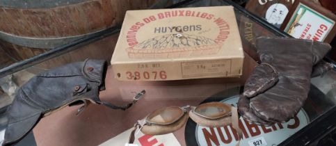 Rare early 20th C. set of leather motoring gloves, hat and goggle in original box Huygens