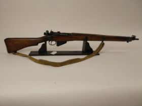 Decommissioned WWII 303 Rifle. {112 cm L}.