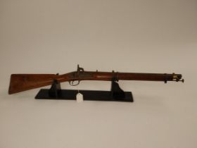 19th C. percussion capped short barrel rifle. {78 cm }