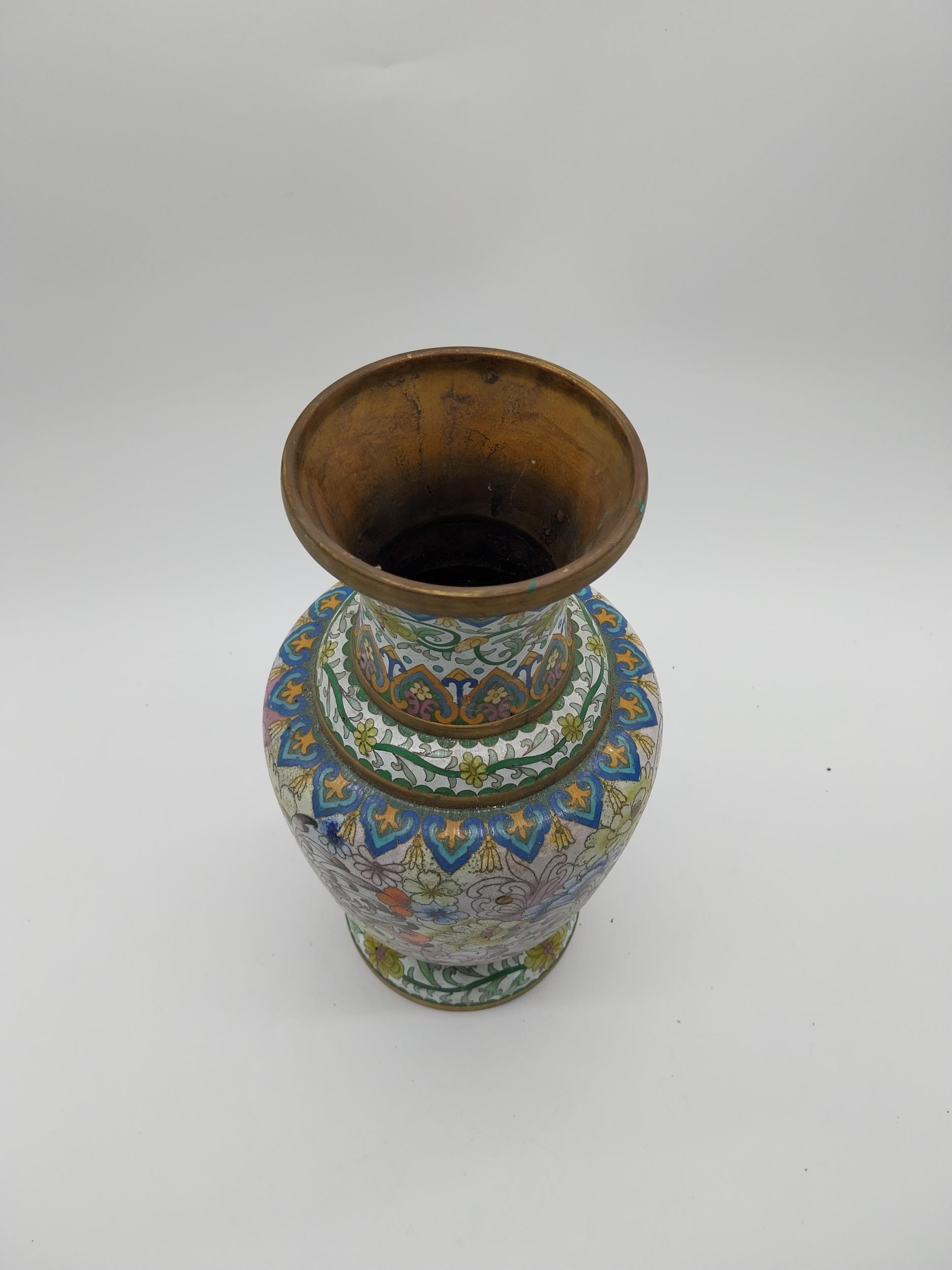 Decorative oriental cloisonne vase. {32 cm H x 15 cm Dia.}. - Image 3 of 6