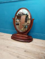 19th C. oval mahogany dressing table mirror. {78 cm H x 57 cm W x 88 cm D}.